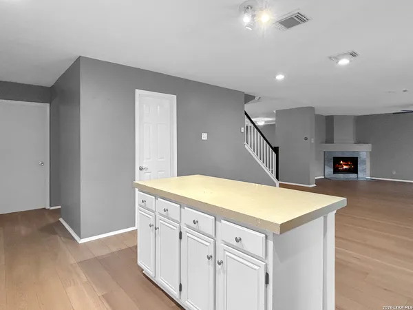 $2,200 | 13303 Galicia, Universal City, TX 78148