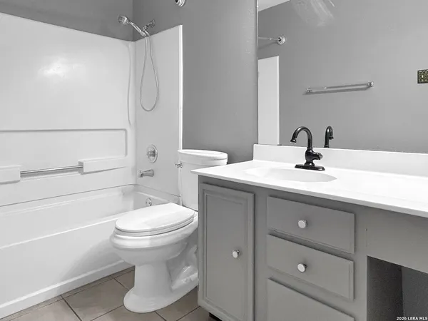 $2,200 | 13303 Galicia, Universal City, TX 78148