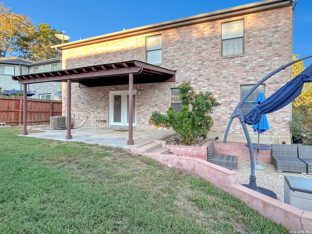 $2,400 | 13303 Galicia, Universal City, TX 78148