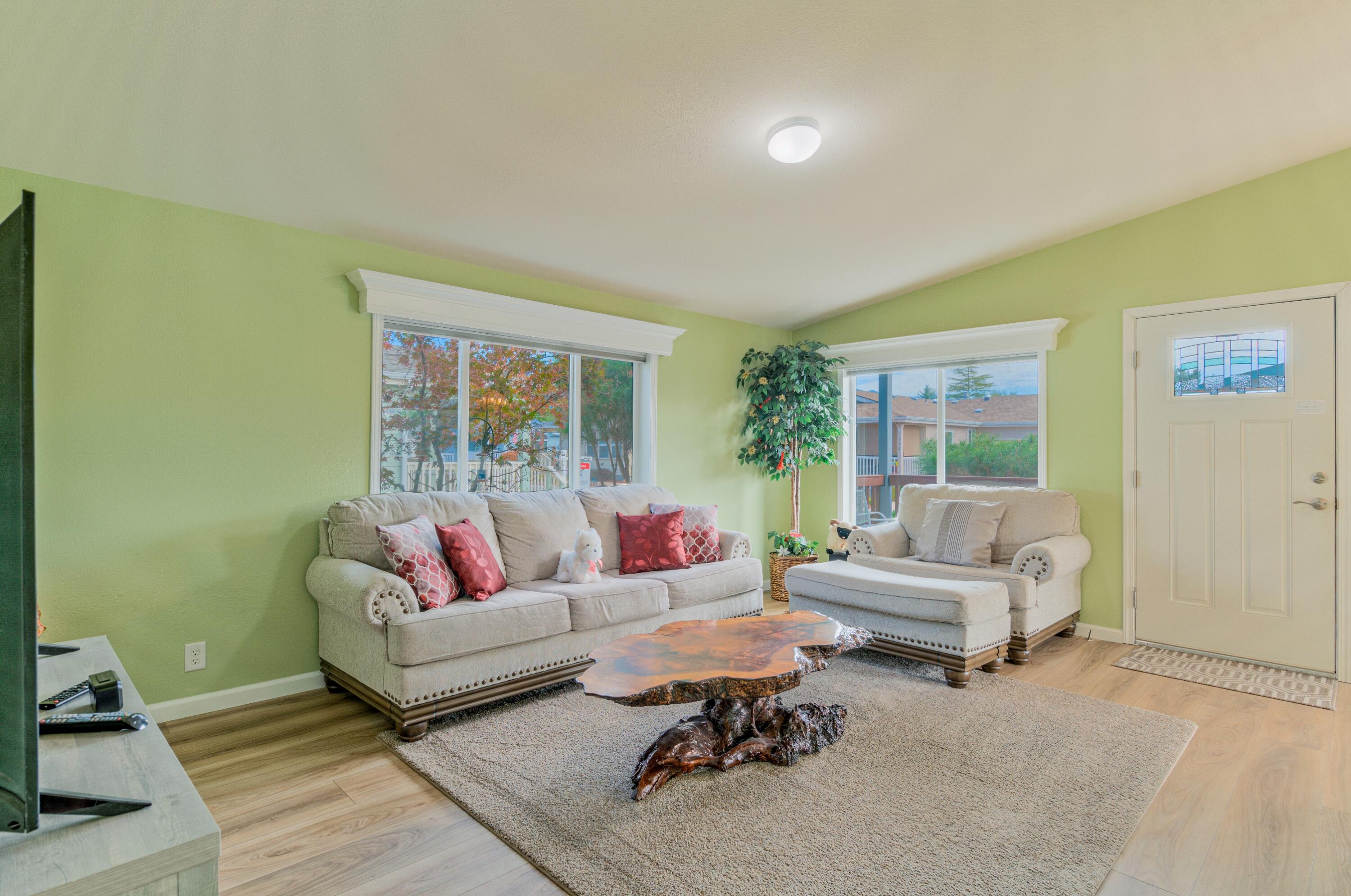 804 Kings Way Grants Pass, OR 97526 - Photo 18 of 43 804 Kings Way 18