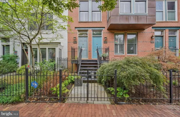 $949,000 | 1333 Constitution Avenue Northeast, Unit B, Washington, DC 20002