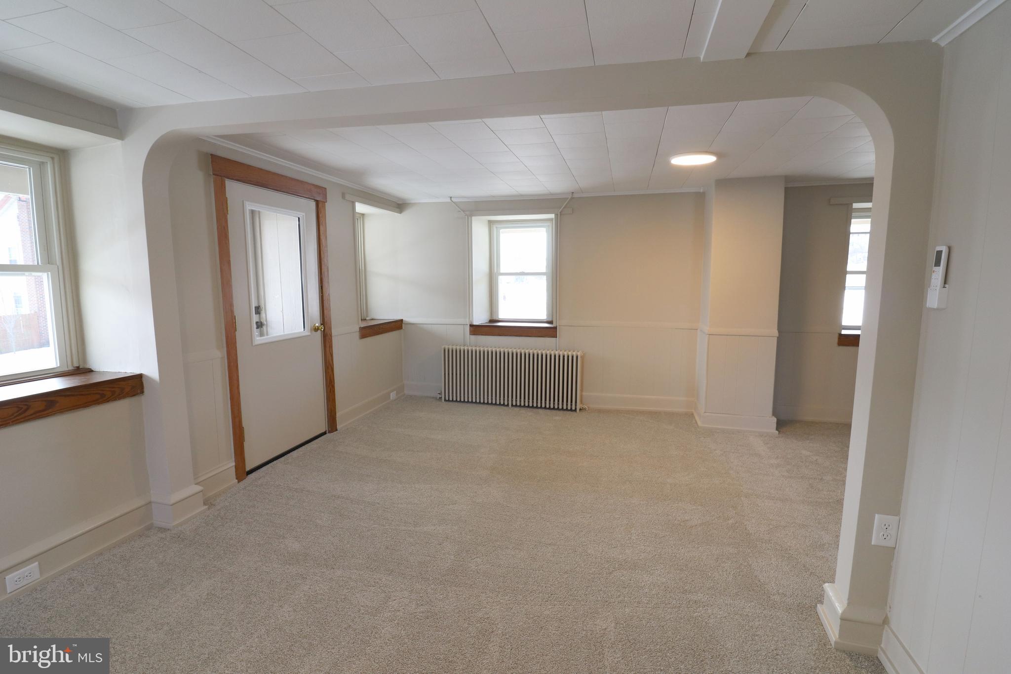 985 South Ridge Road Denver, PA 17517 - Photo 12 of 36 an empty room with windows and closet