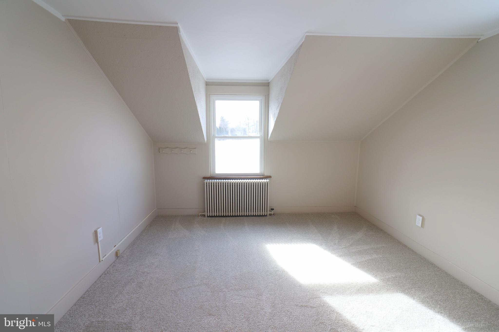 985 South Ridge Road Denver, PA 17517 - Photo 25 of 36 an empty room with a window