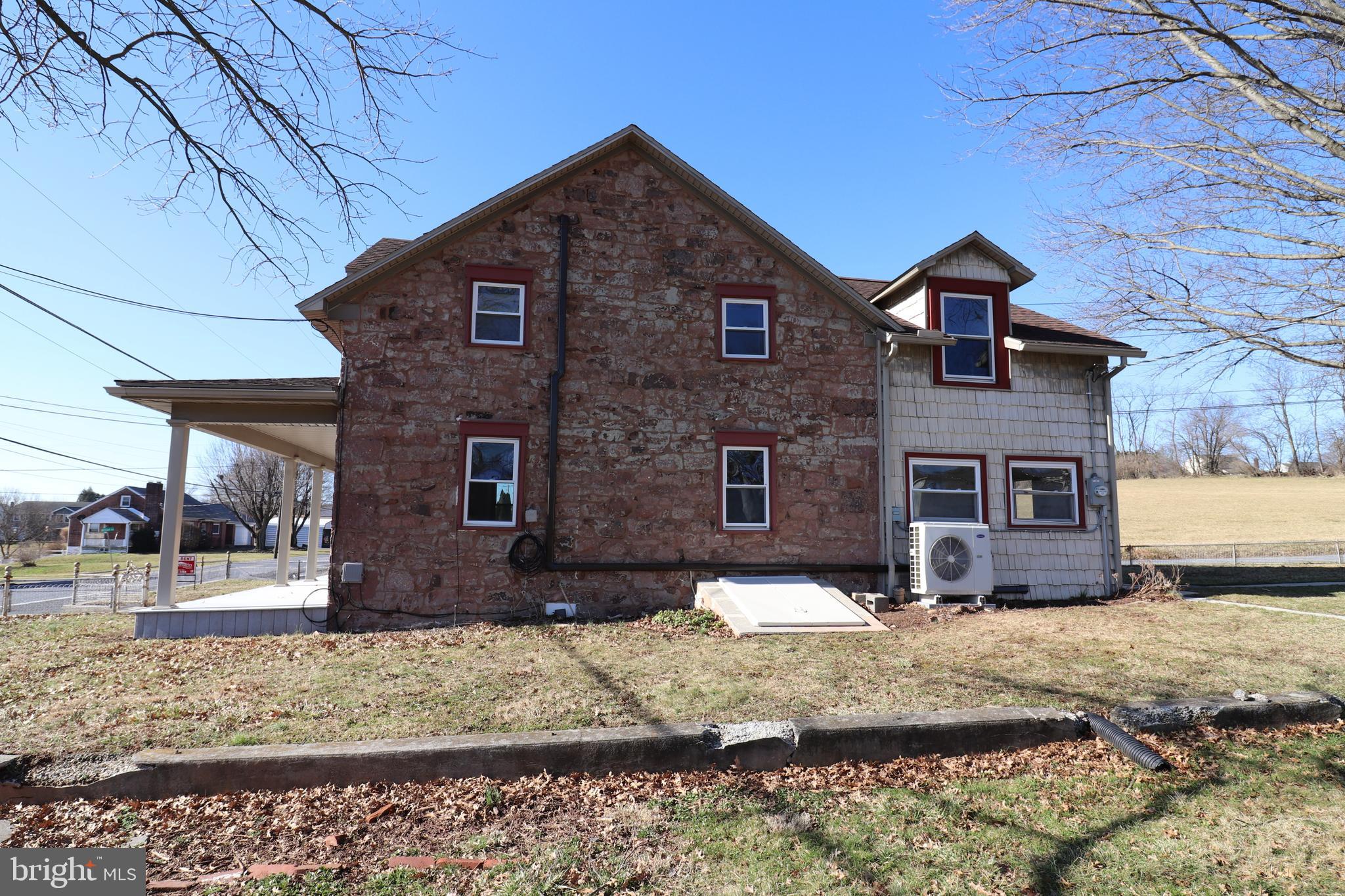 985 South Ridge Road Denver, PA 17517 - Photo 27 of 36 a front view of a house with a yard