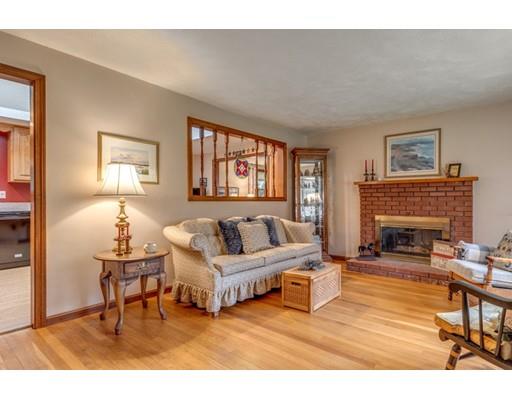 22 Governor Peabody Road Billerica, MA 01821 - Photo 5 of 27 Gallery Image 5