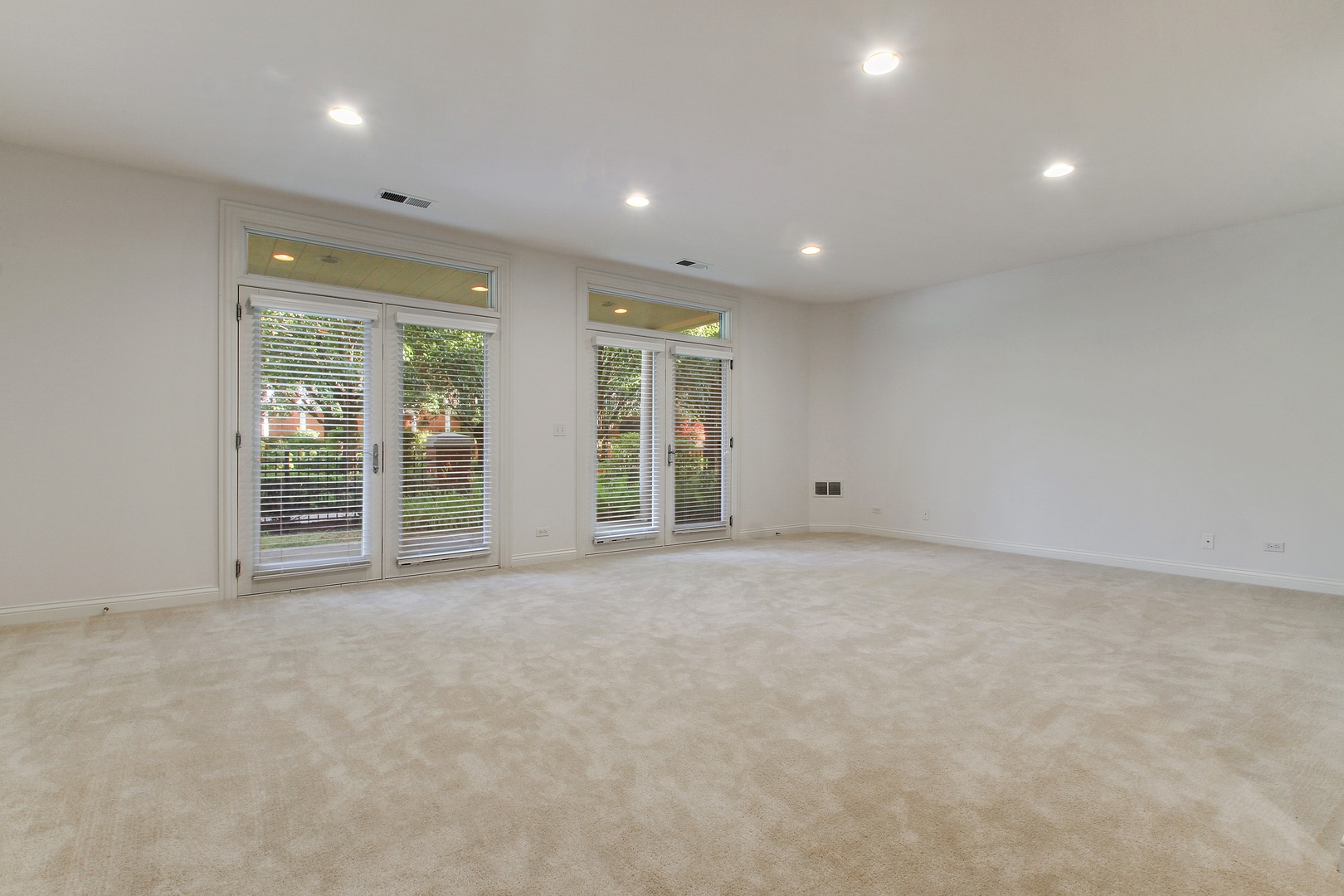 1802 Admiral Court Glenview, IL 60026 - Photo 14 of 18 a view of an empty room with a window