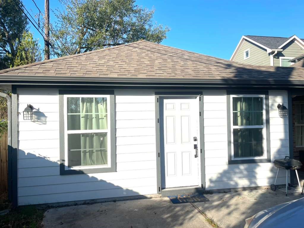 3807 Edison Street Houston, TX 77009 - Photo 2 of 11 a backyard of a house