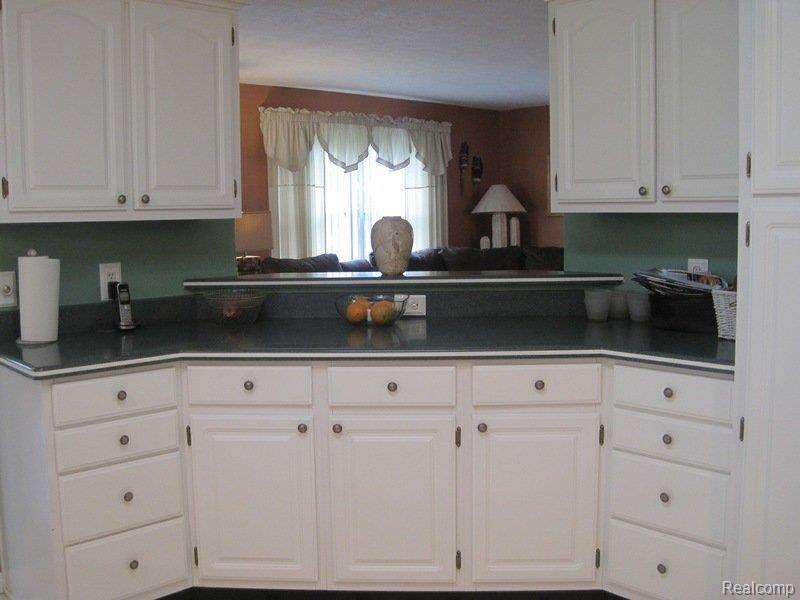7531 Merritt Road Ypsilanti, MI 48197 - Photo 4 of 24 034.jpg