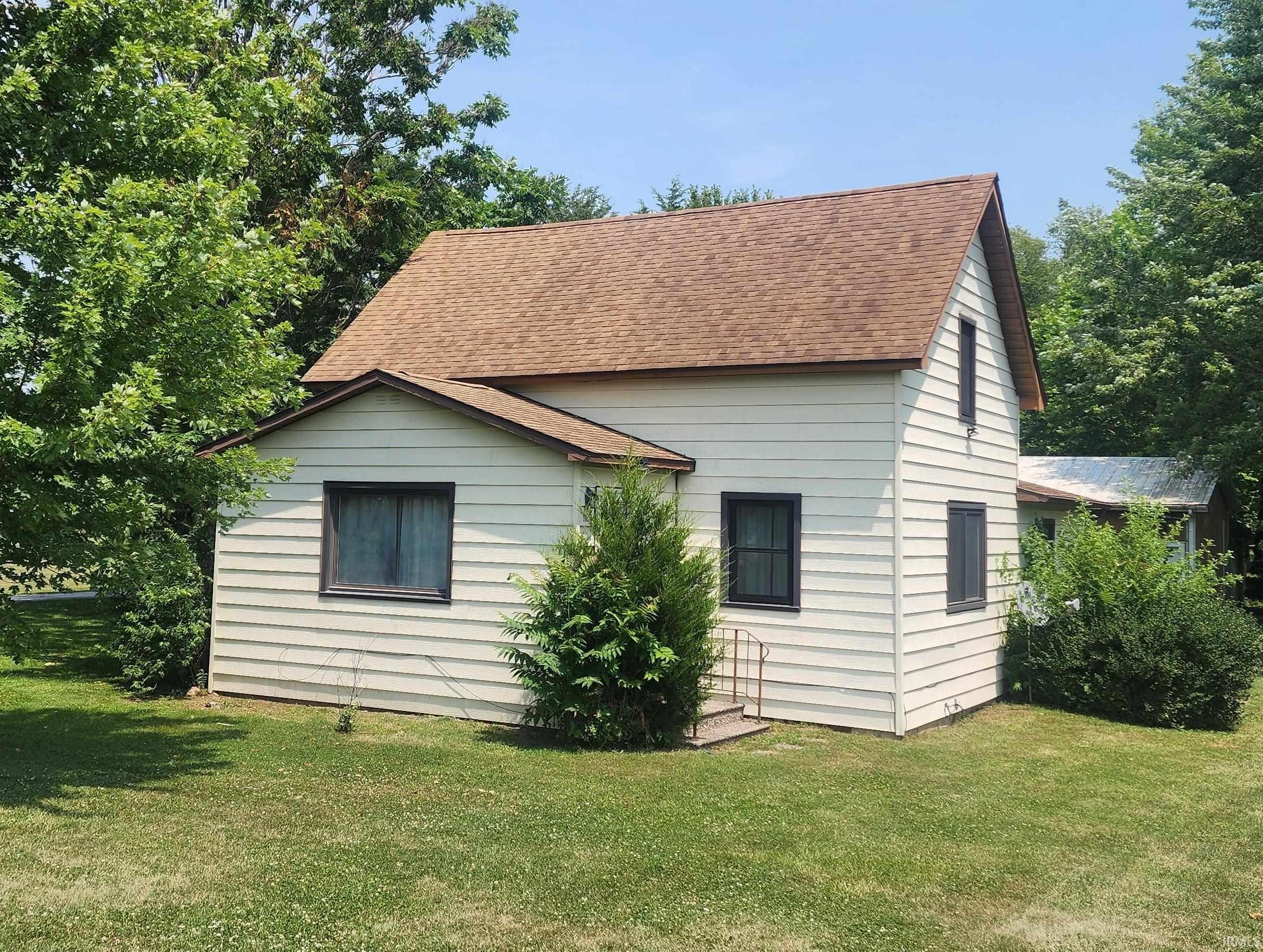 595 Winchester Road Geneva, IN 46740 - Photo 2 of 8 Gallery Image 2