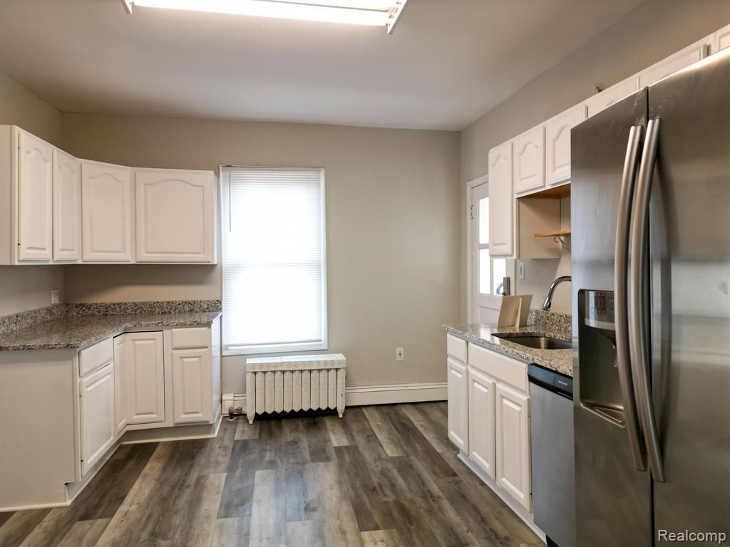 208 Riverside Drive Mount Clemens, MI 48043 - Photo 9 of 24