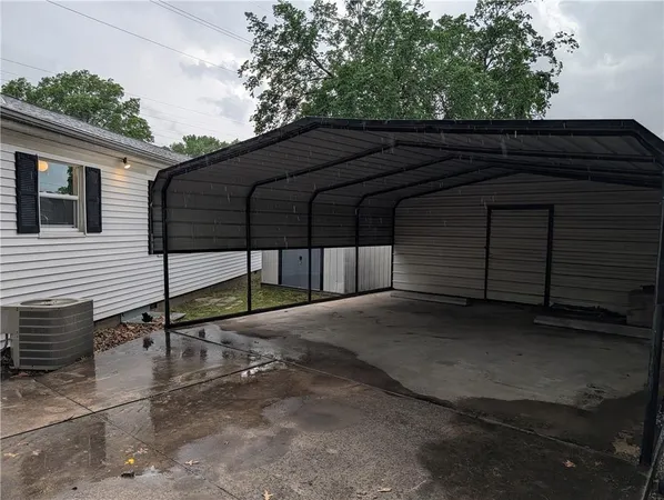 $134,000 | 902 West 1st Street, Coffeyville, KS 67337