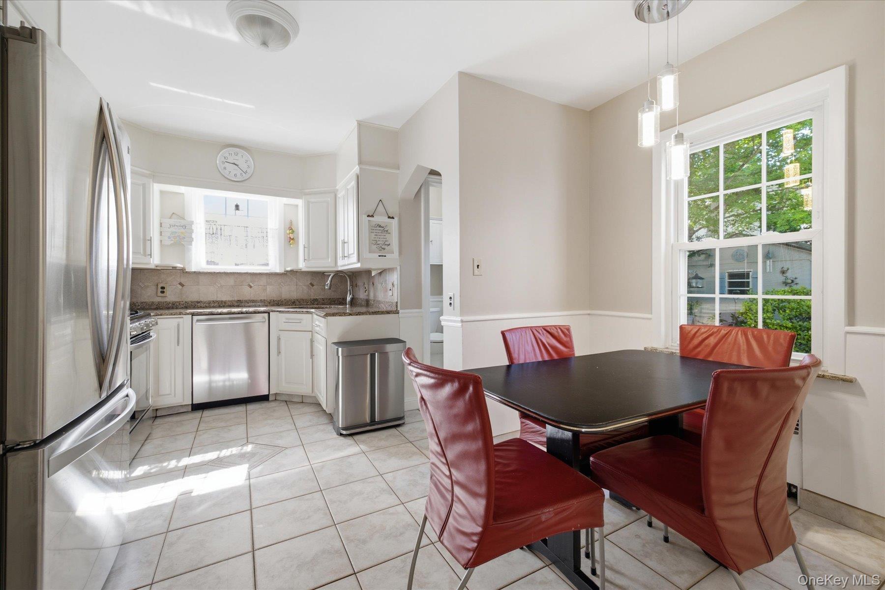 108 Muirfield Road Rockville Centre, NY 11570 - Photo 4 of 15