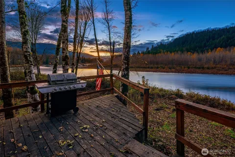 $150,000 | 250 Cedar Grove Road, Randle, WA 98377