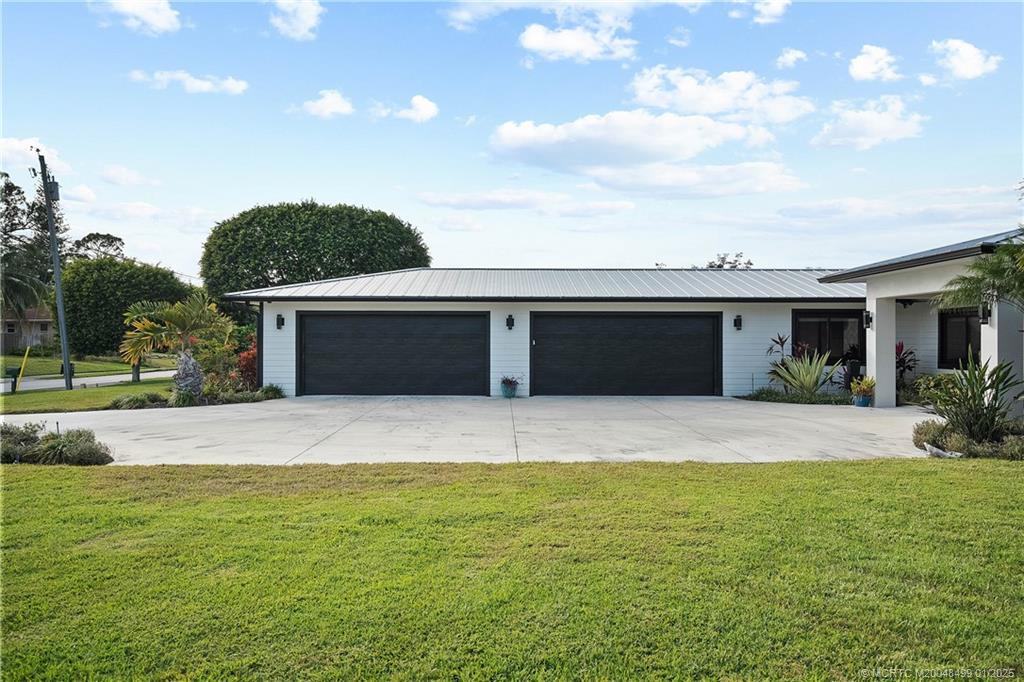 804 Northwest Spruce Ridge Drive Stuart, FL 34994 - Photo 8 of 83 Gallery Image 8