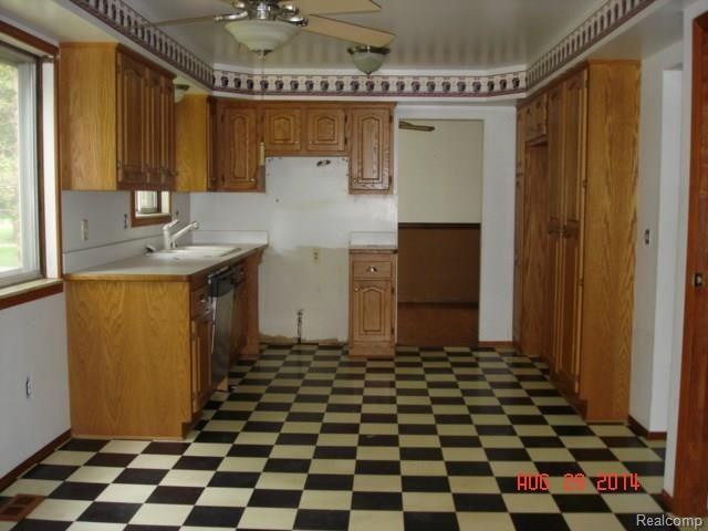 20490 Coachwood Road Riverview, MI 48193 - Photo 14 of 17 024.jpg