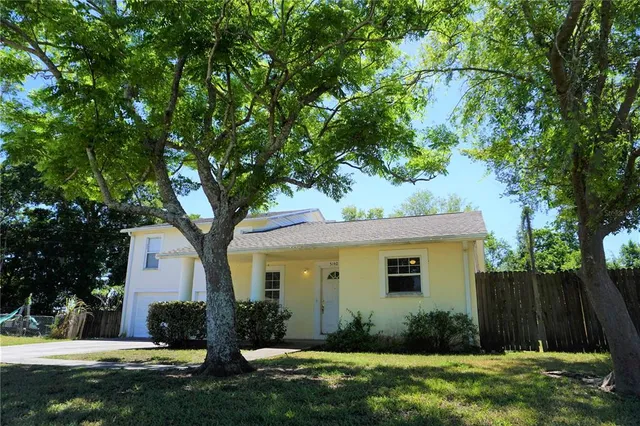 $1,900 | 5140 Summer Hill Drive, Zephyrhills, FL 33542