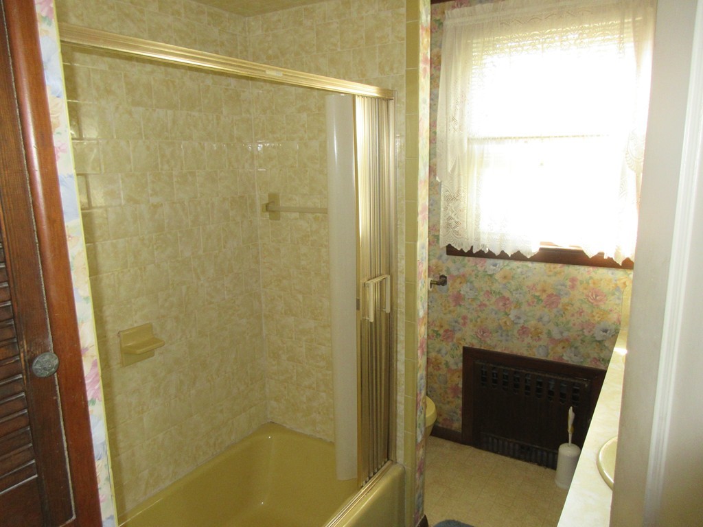 313 Middle Street Fall River, MA 02724 - Photo 11 of 30 Gallery Image 11