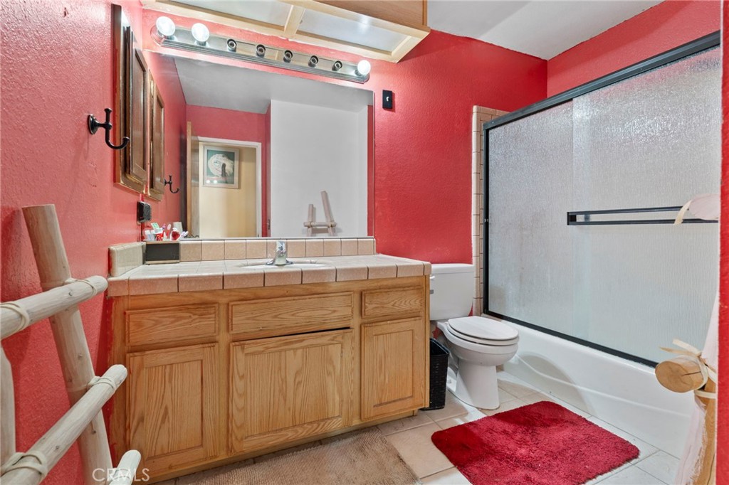 20971 Thunderbird Road Apple Valley, CA 92307 - Photo 12 of 40 Gallery Image 12