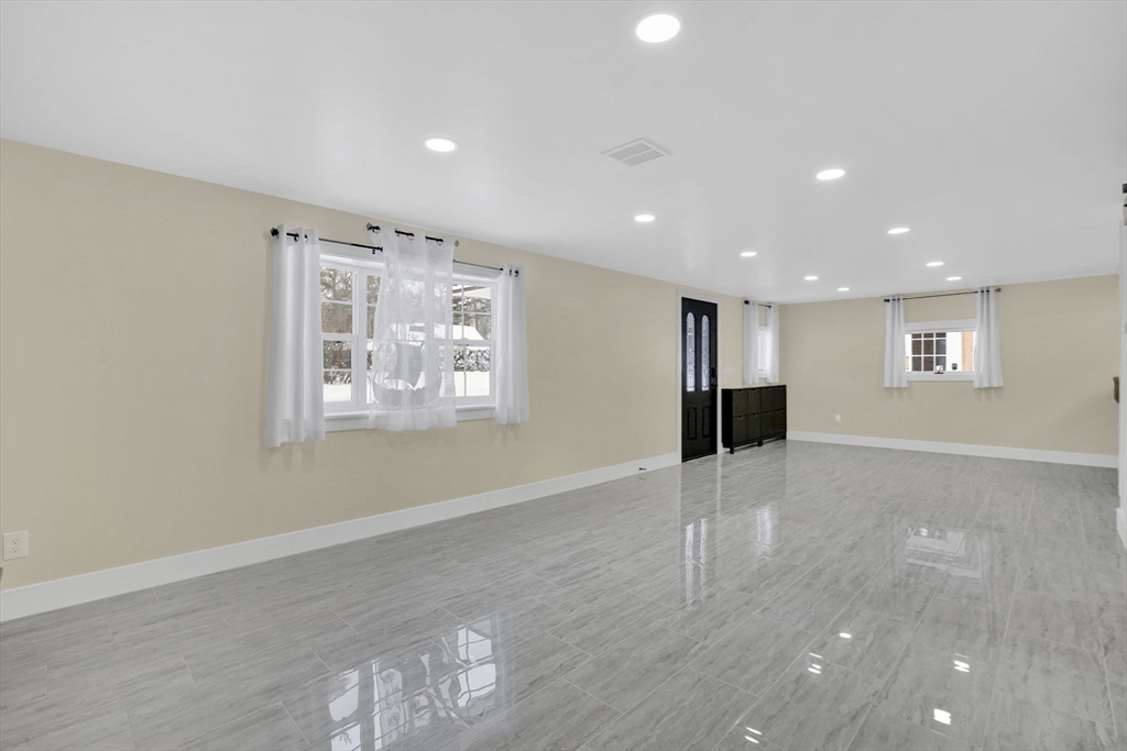 288 Buck Pond Road Westfield, MA 01085 - Photo 11 of 38 Gallery Image 11