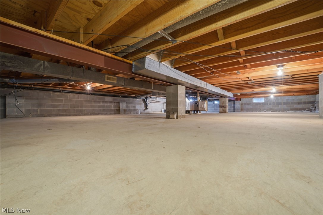 3300 Townline Road Madison, OH 44057 - Photo 27 of 30 4ft crawl space under entire home