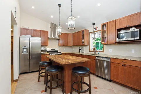 $775,000 | 17 Fowler Avenue, Cortlandt Manor, NY 10567