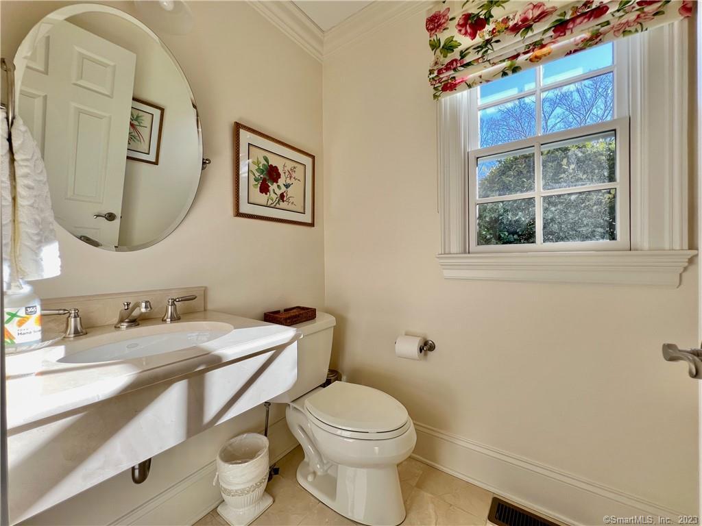 43 Laurel Ledge Road Stamford, CT 06903 - Photo 13 of 25