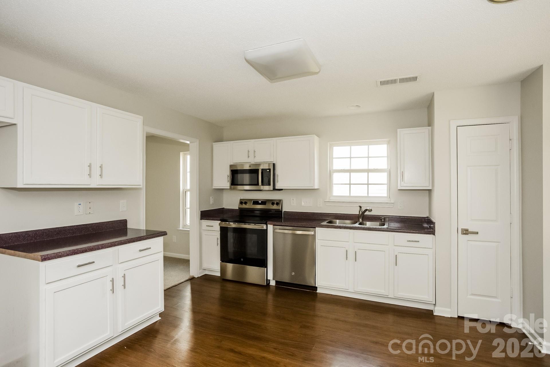 11003 Pointer Ridge Drive Charlotte, NC 28214 - Photo 5 of 20