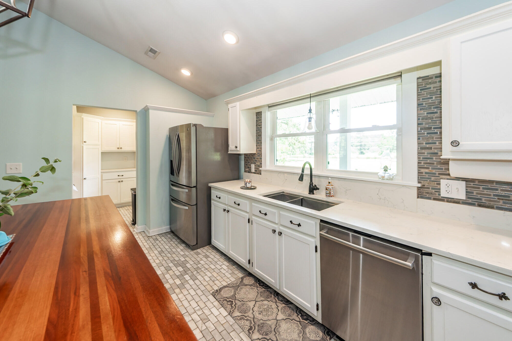 4835 Wilson Road Hollywood, SC 29449 - Photo 17 of 97 Kitchen