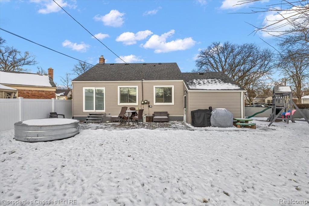 4103 Grandview Road Royal Oak, MI 48073 - Photo 5 of 30