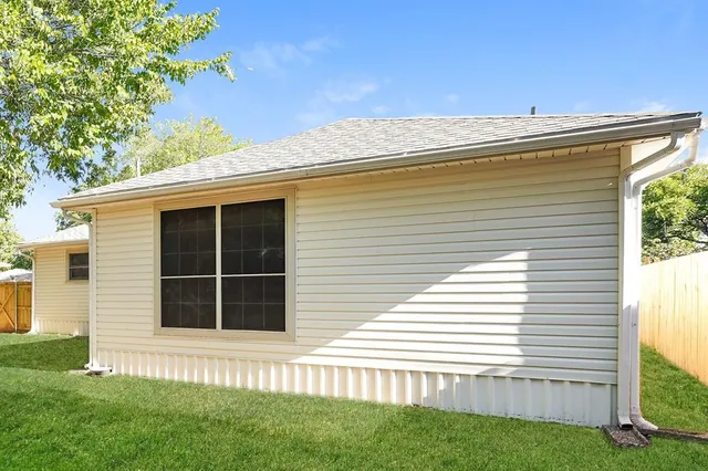 $1,635 | 102 Barton Street, Crandall, TX 75114