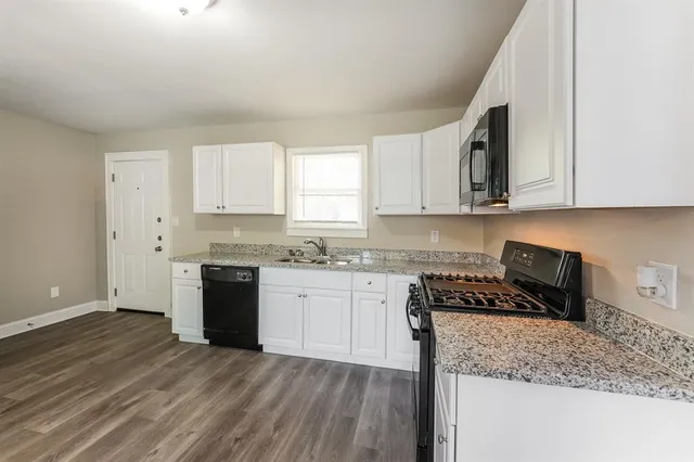 $1,635 | 102 Barton Street, Crandall, TX 75114