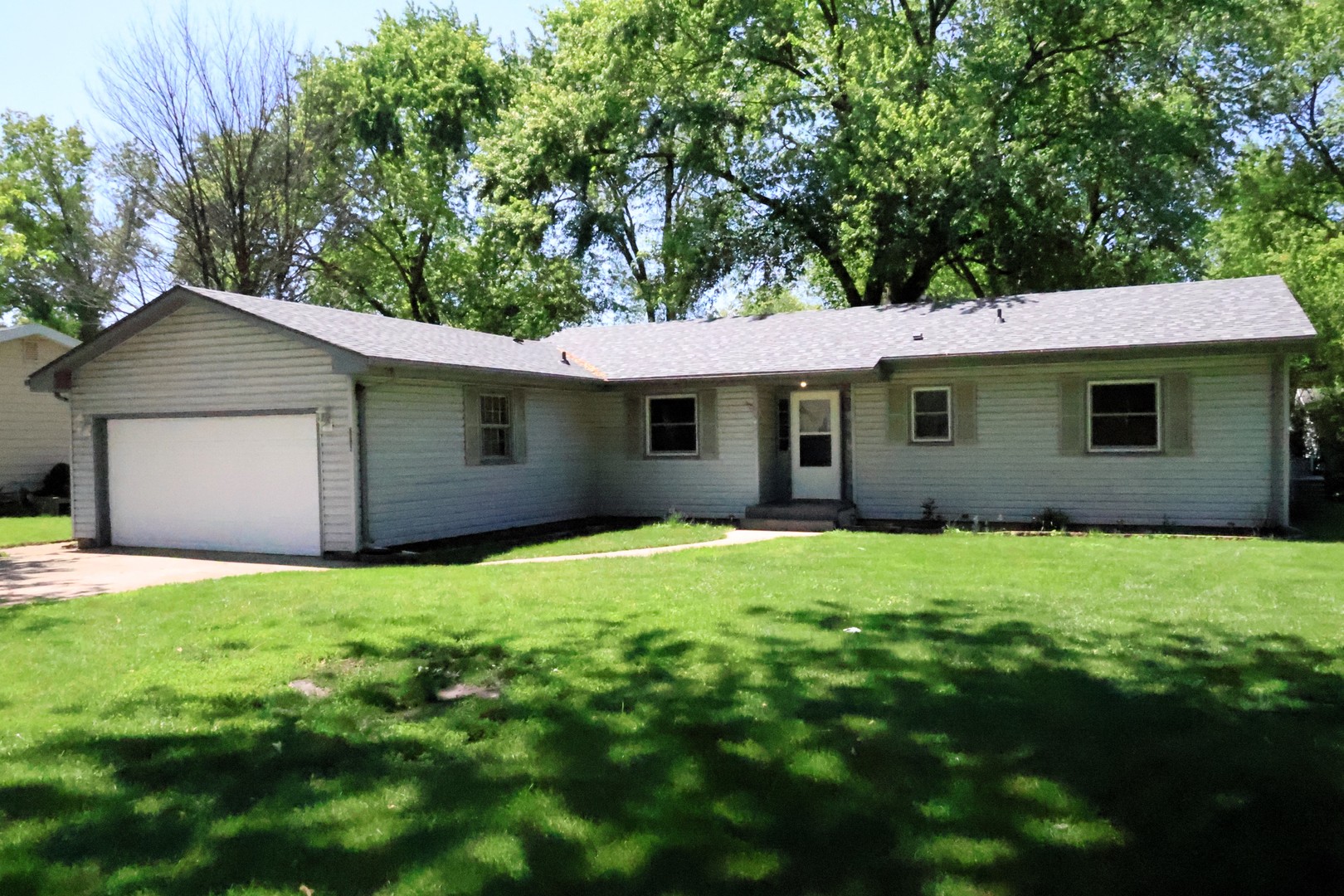 2951 Lowe Road Kankakee, IL 60901 - Photo 1 of 21 Gallery Image 1