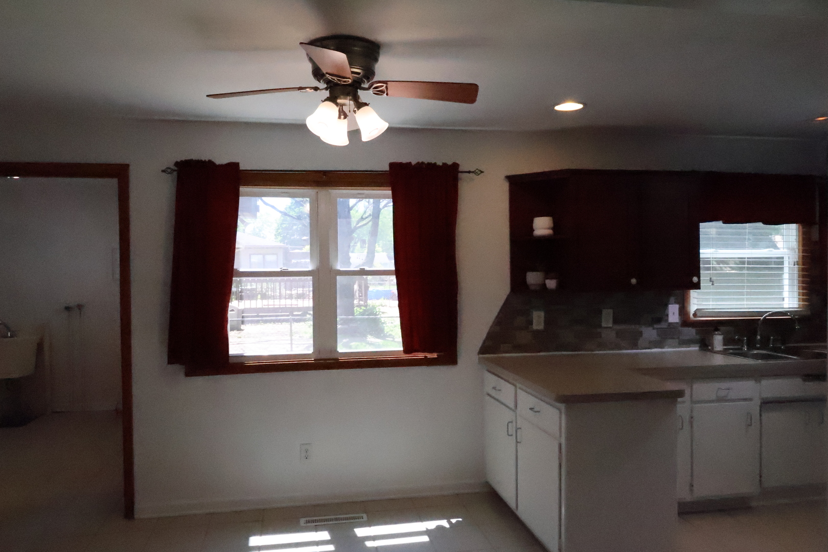 2951 Lowe Road Kankakee, IL 60901 - Photo 6 of 21 Gallery Image 6