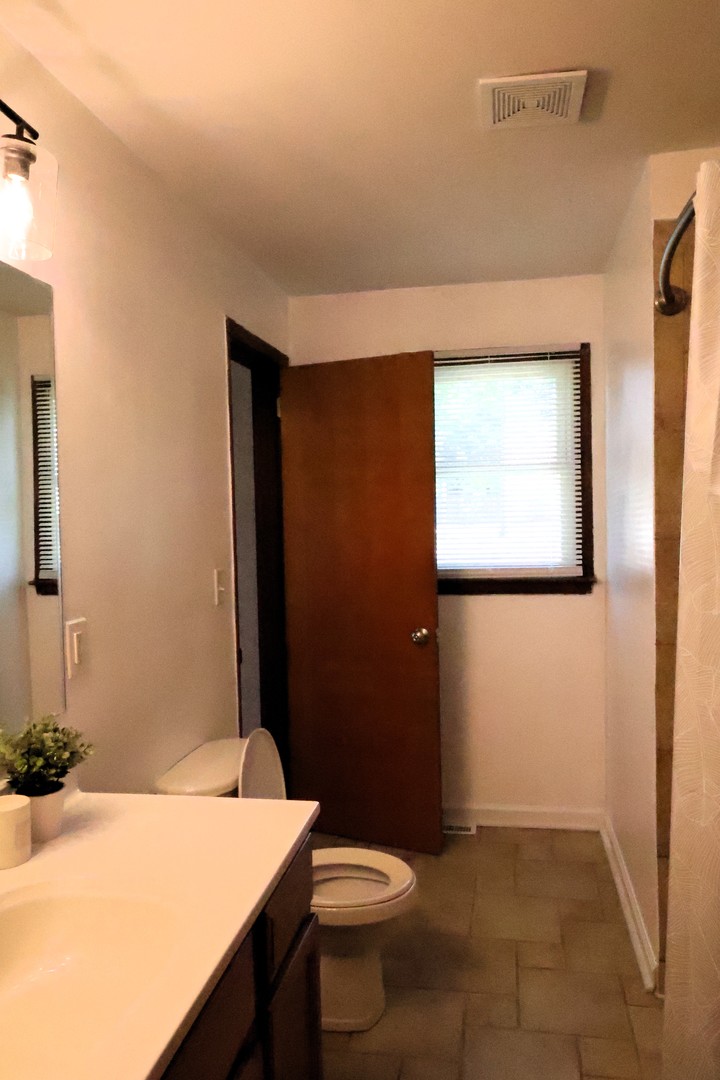2951 Lowe Road Kankakee, IL 60901 - Photo 9 of 21 Gallery Image 9