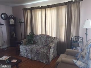 217 George Street Hanover, PA 17331 - Photo 4 of 14 Gallery Image 4