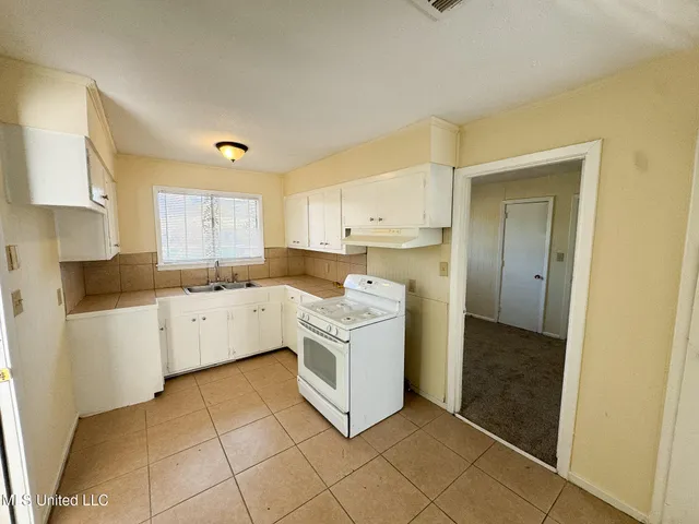 $61,300 | 1326 Cadillac Drive, Jackson, MS 39213