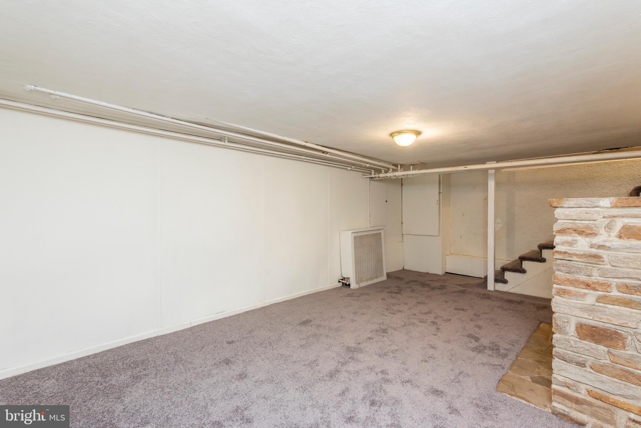 811 Dorchester Road Baltimore, MD 21229 - Photo 36 of 45 a view of an empty room