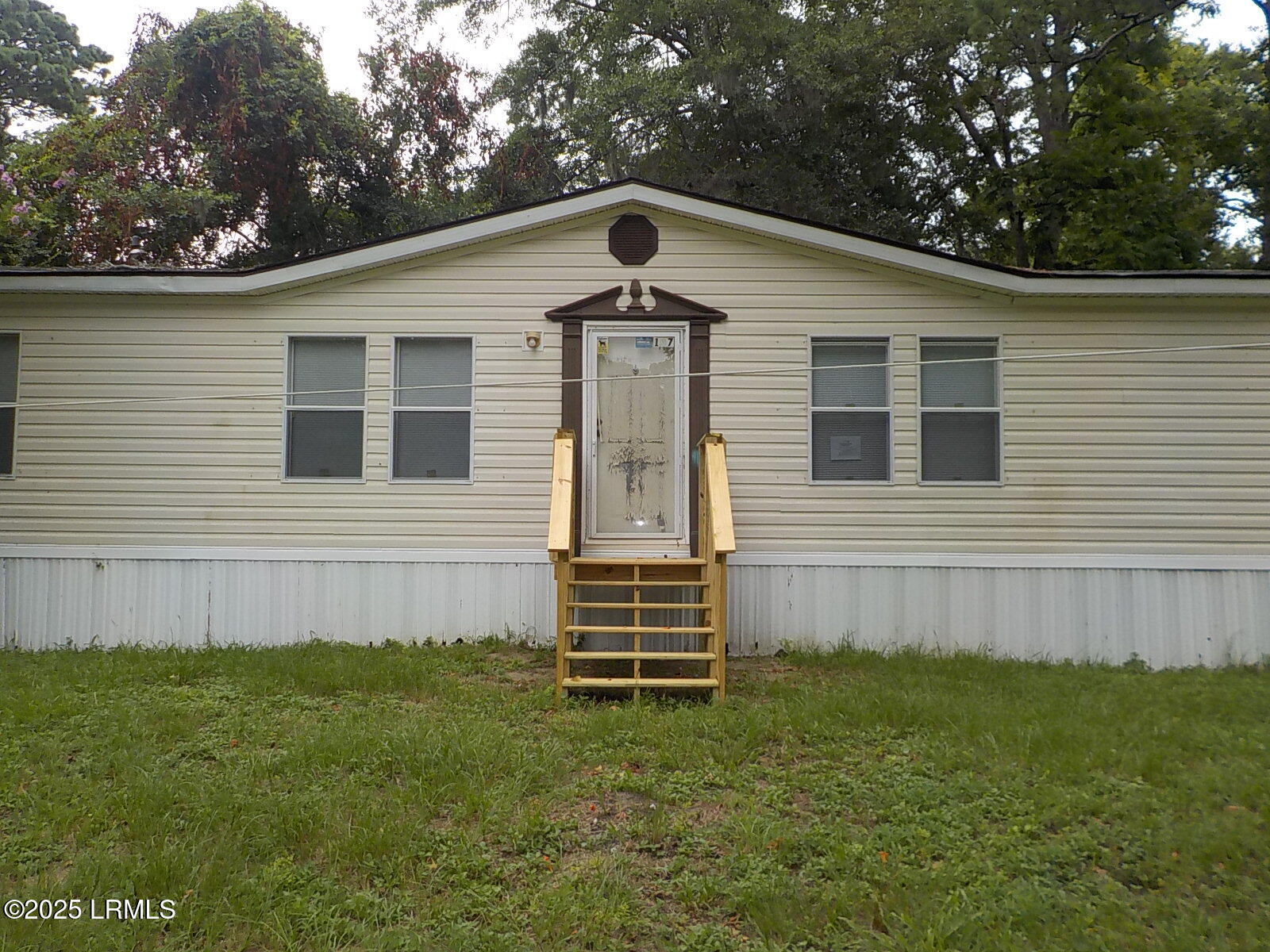 137 Windsor Road Beaufort, SC 29906 - Photo 1 of 15 Front