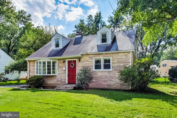 $3,200 | 6641 Barrett Road, Falls Church, VA 22042