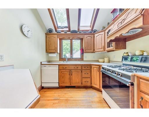 70 Wexford Street Springfield, MA 01118 - Photo 8 of 28 Gallery Image 8