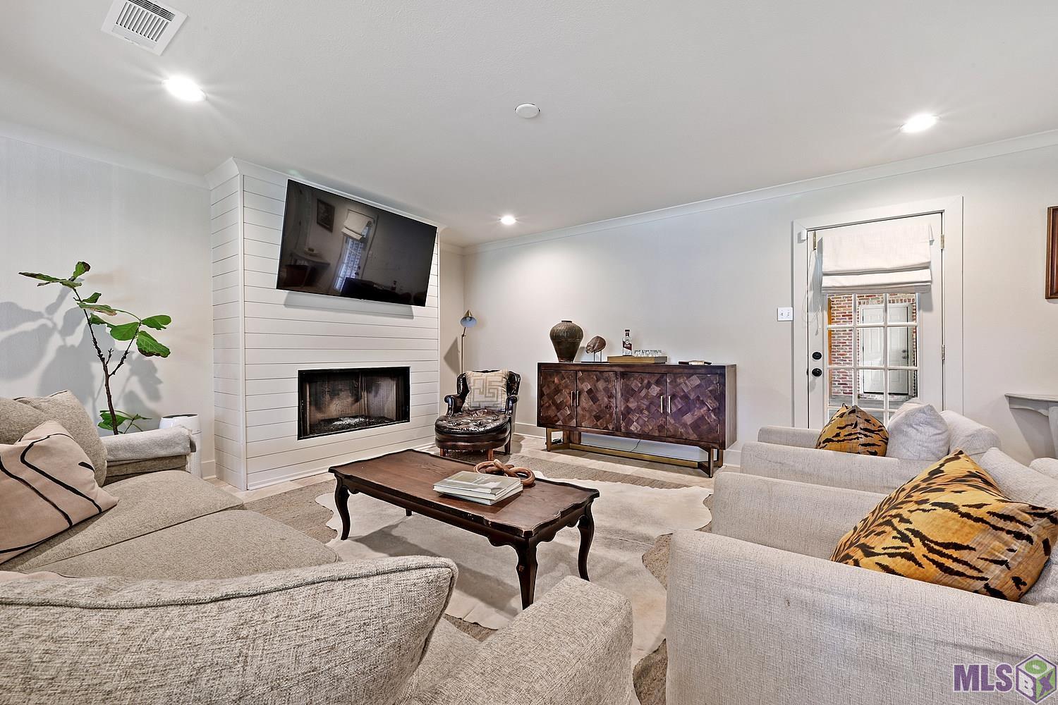 447 Rue De Laplace Baton Rouge, LA 70810 - Photo 4 of 17