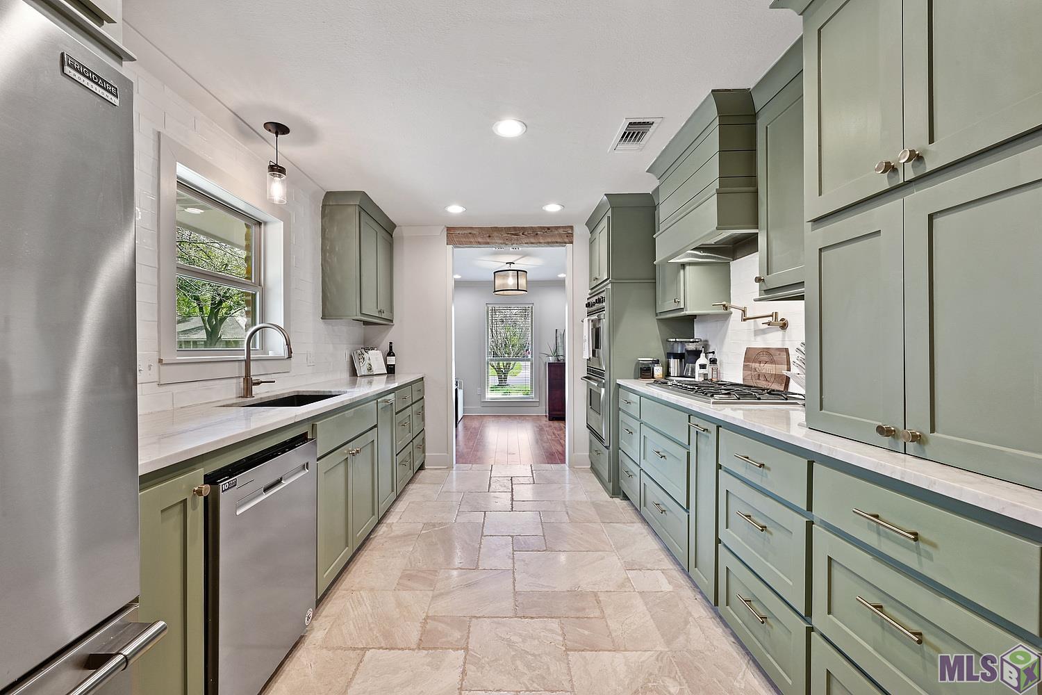 447 Rue De Laplace Baton Rouge, LA 70810 - Photo 8 of 17