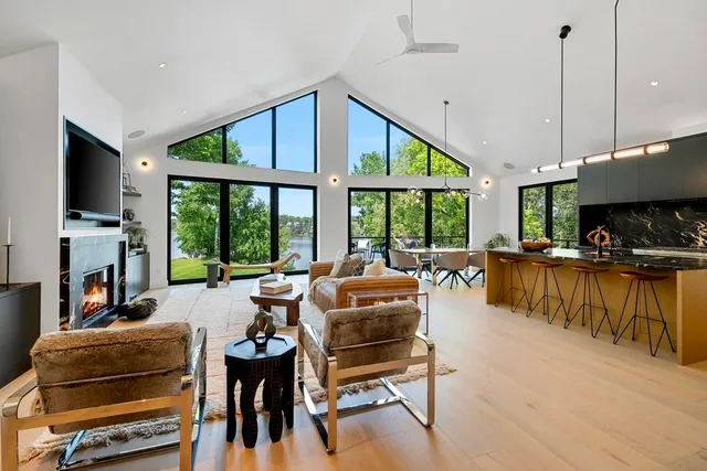 $2,350,000 | 2080 Greenleaf Road, De Pere, WI 54115