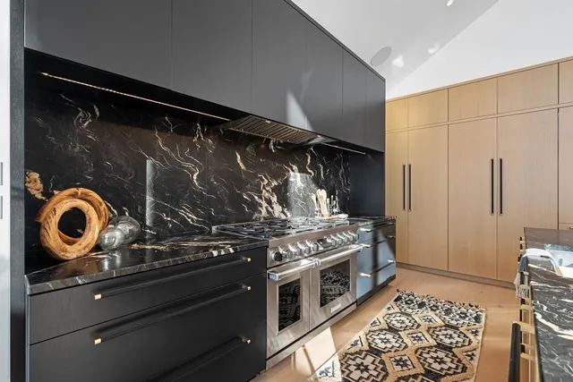 $2,350,000 | 2080 Greenleaf Road, De Pere, WI 54115