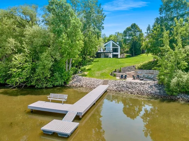 $2,350,000 | 2080 Greenleaf Road, De Pere, WI 54115