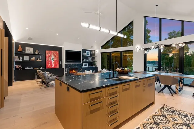 $2,350,000 | 2080 Greenleaf Road, De Pere, WI 54115