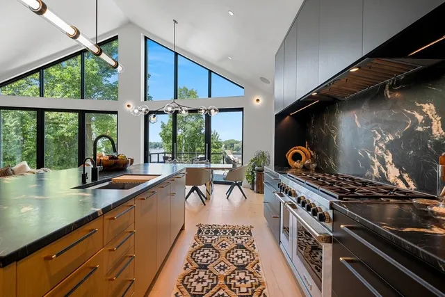 $2,350,000 | 2080 Greenleaf Road, De Pere, WI 54115