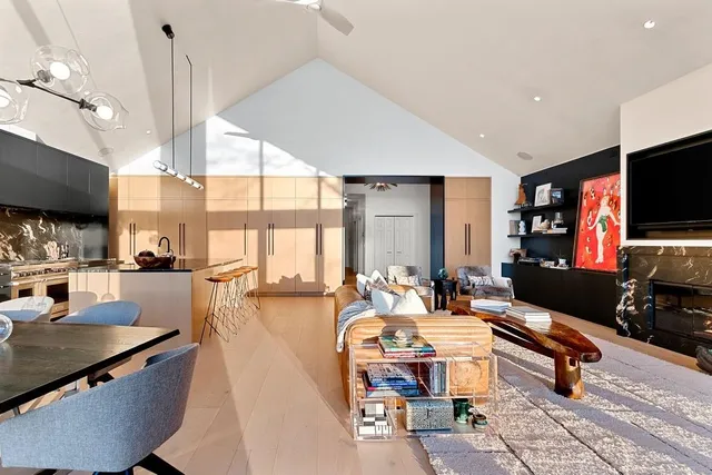 $2,350,000 | 2080 Greenleaf Road, De Pere, WI 54115