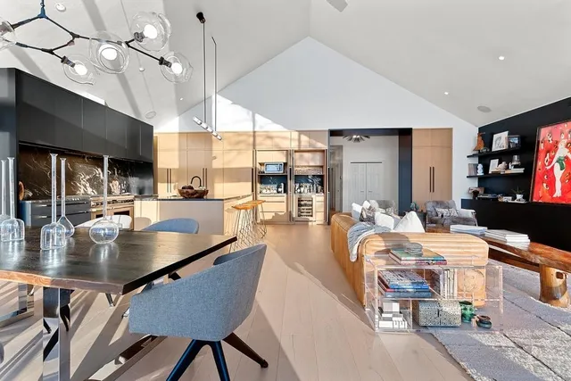 $2,350,000 | 2080 Greenleaf Road, De Pere, WI 54115