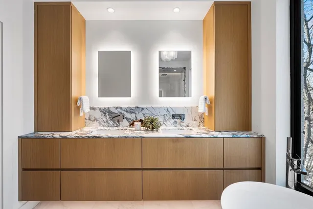 $2,350,000 | 2080 Greenleaf Road, De Pere, WI 54115